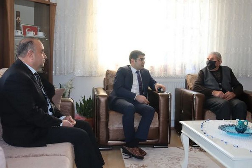 Kaymakamımız Gökhan DOLAŞ Şehidimizin Kıymetli Ailesini Ziyaret Etti