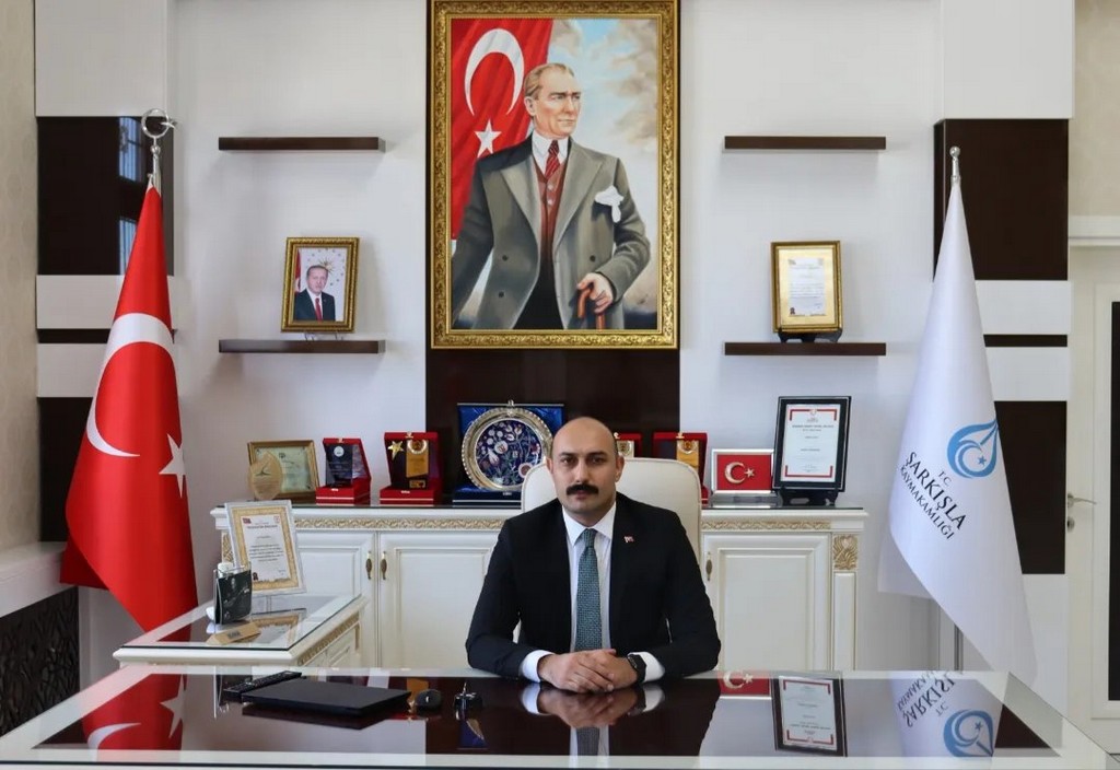 Kaymakamımız Sayın Samet ÖZTÜRK İlçemizdeki Görevine Başladı