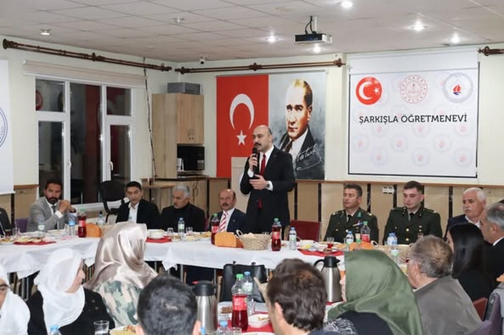 Aziz Şehitlerimizin Kıymetli Ailelerine ve Kahraman Gazilerimize İftar Programı Düzenlendi