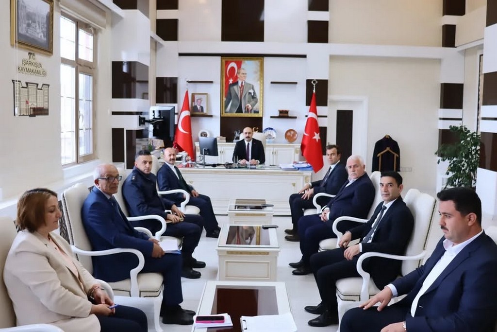 İlçemizdeki Sokak Hayvanlarının Korunması, Rehabilitasyonu ve Barınma Koşullarının İyileştirilmesi Konusunda Toplantı Düzenlendi