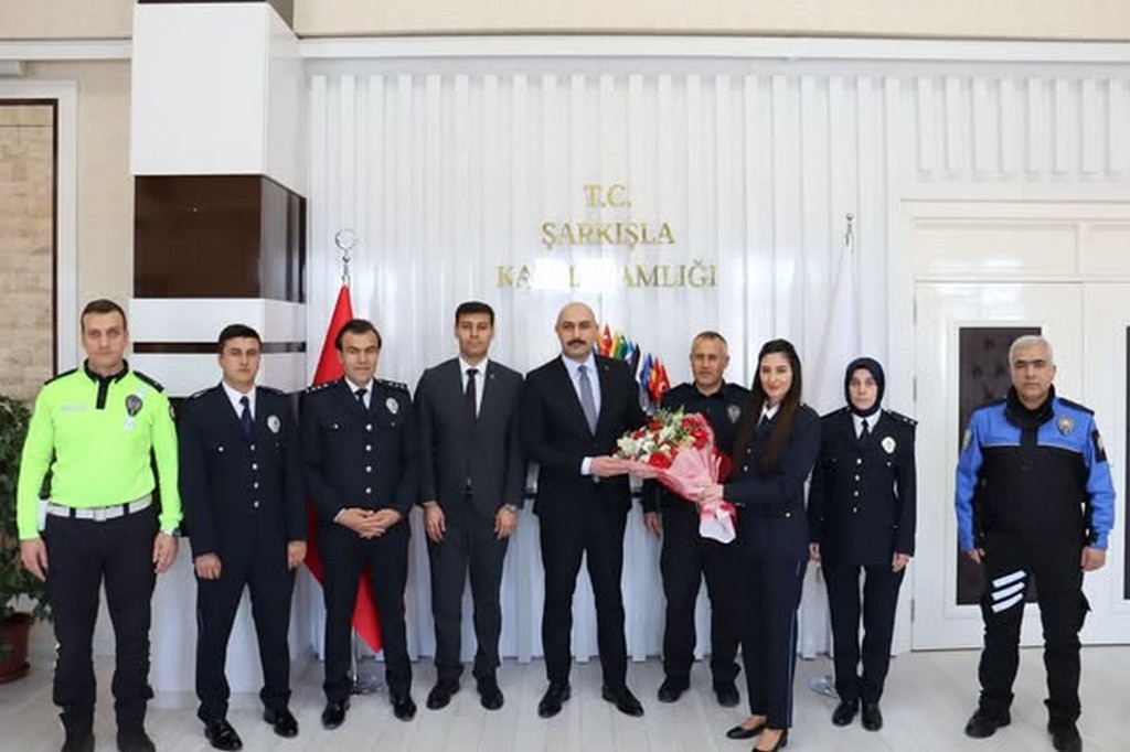 Polis Haftası nedeniyle Kaymakamımız Sn. Samet ÖZTÜRK ve Kaymakam Refiki Sn. Mustafa BÜYÜKUÇAR Kaymakamlık Makamında Ziyaret Edildi